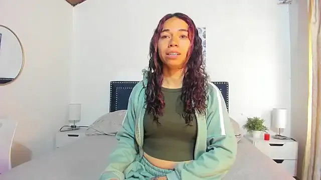 Freechat ZulyMichels on StripChat